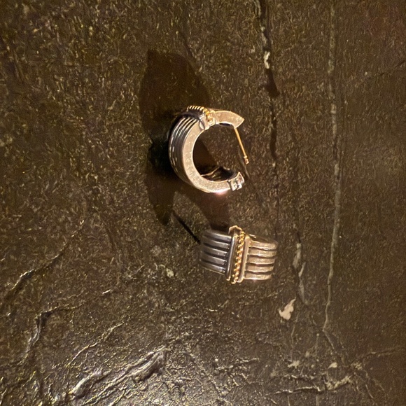 Authentic LAGOS Caviar Silver and 18K Gold Huggie Hoop Earring - Picture 2 of 9